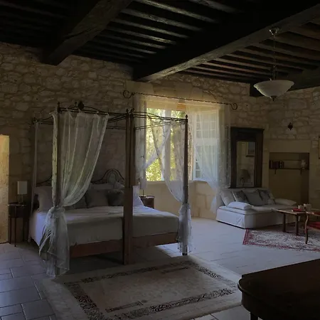 Chateau De Bed & Breakfast Monsac