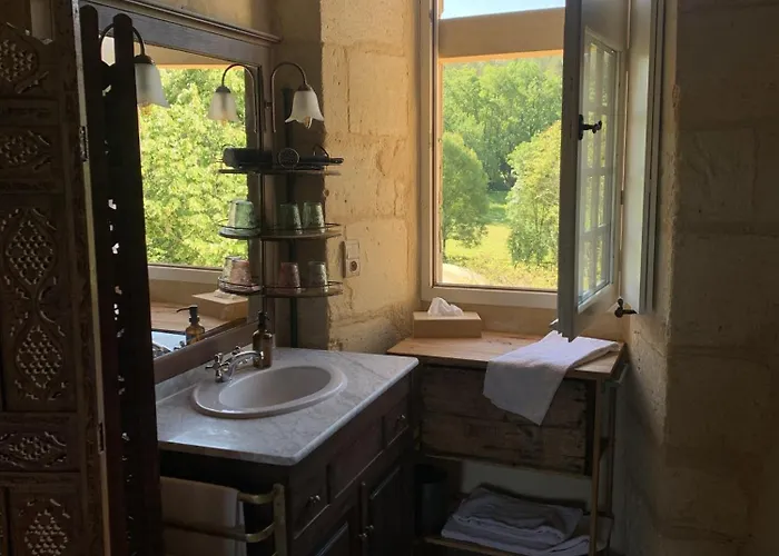 Chateau De Bed & Breakfast Monsac