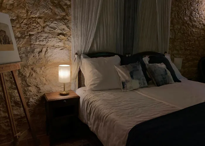 Chateau De Bed & Breakfast 4*